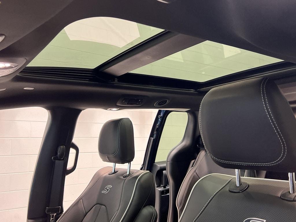 new 2025 Chrysler Pacifica Hybrid car, priced at $46,751