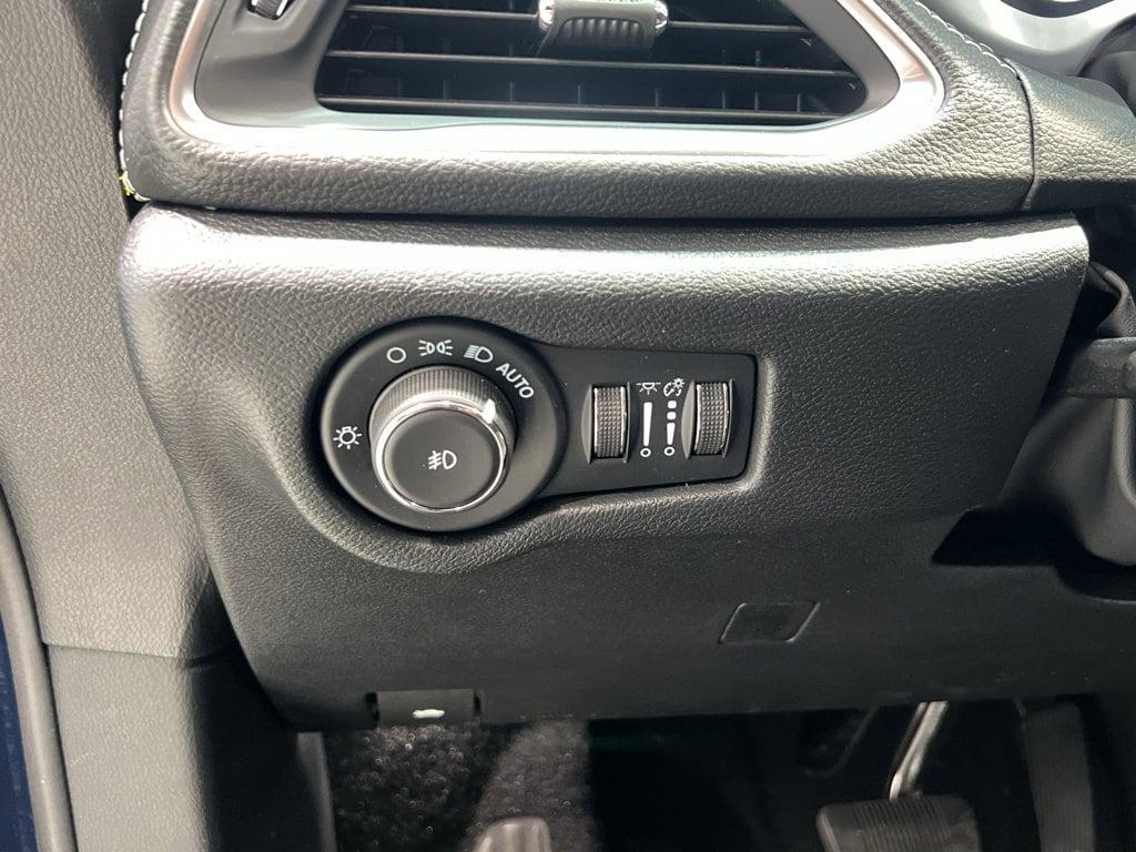 new 2025 Chrysler Pacifica Hybrid car, priced at $46,751