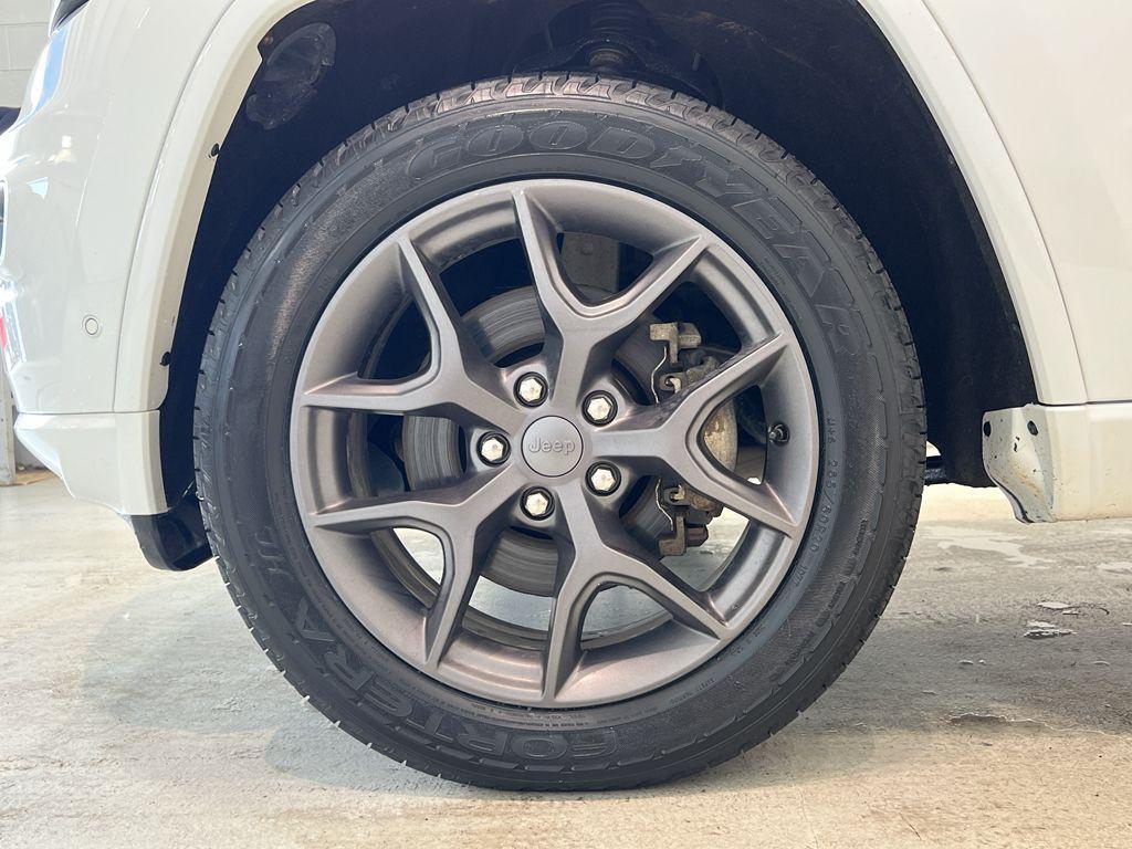 used 2021 Jeep Grand Cherokee car, priced at $28,999