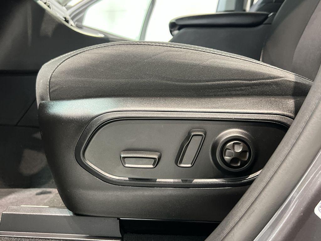 used 2023 Jeep Grand Cherokee car, priced at $33,995