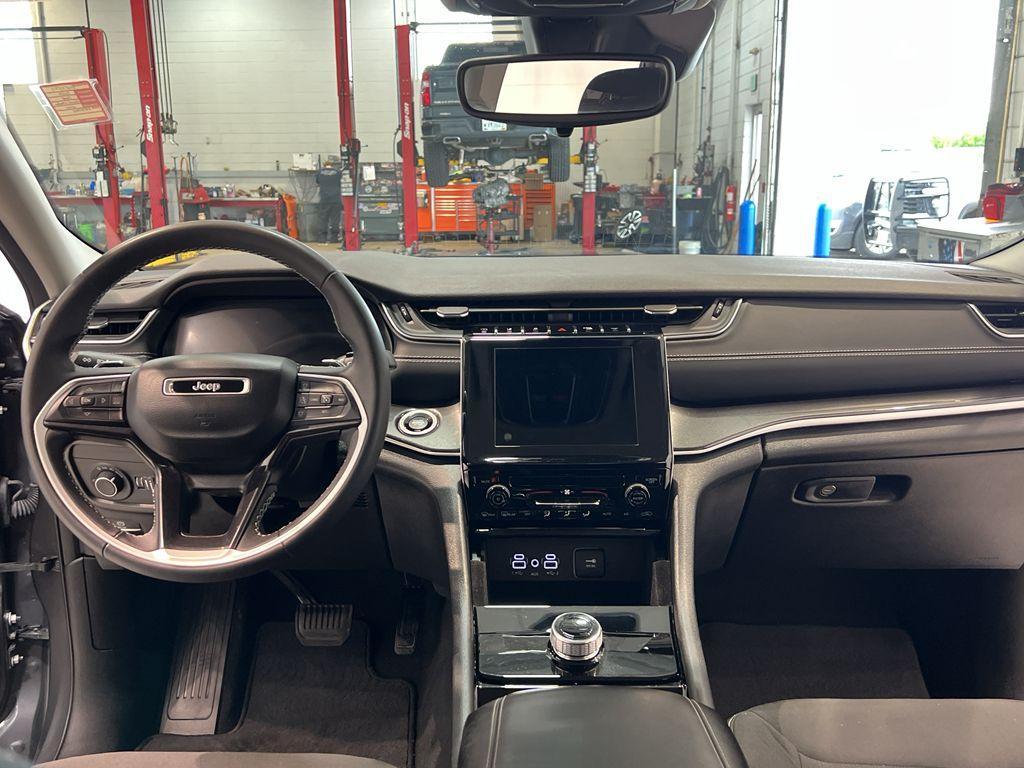 used 2023 Jeep Grand Cherokee car, priced at $33,995