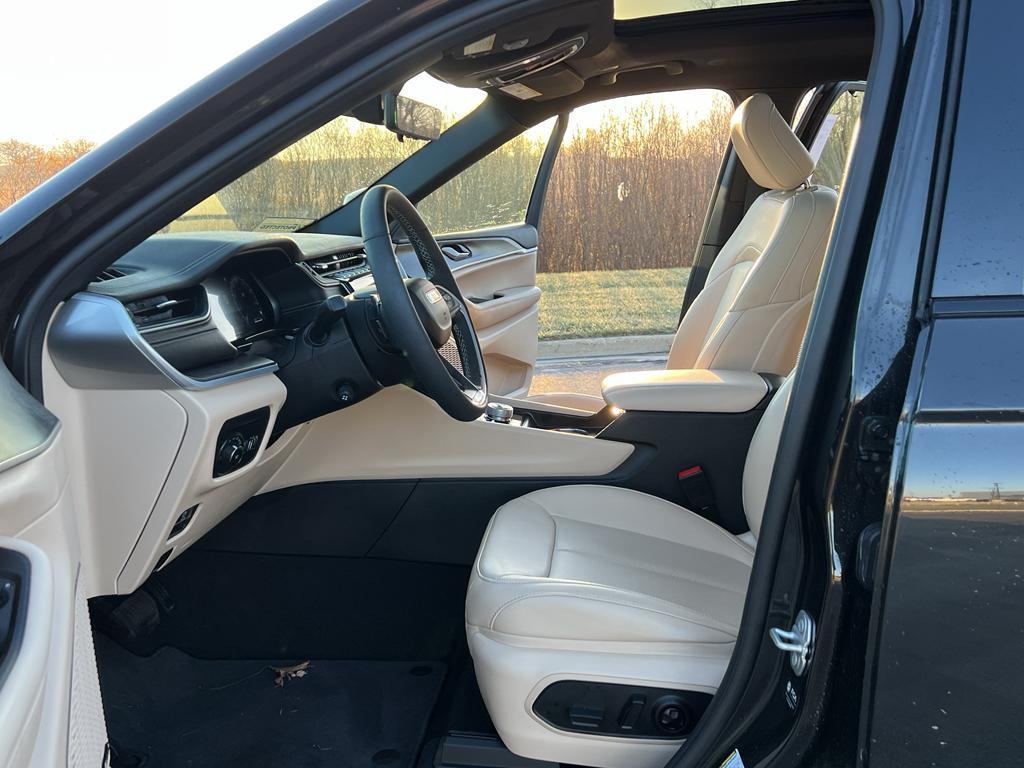 used 2024 Jeep Grand Cherokee L car, priced at $38,789