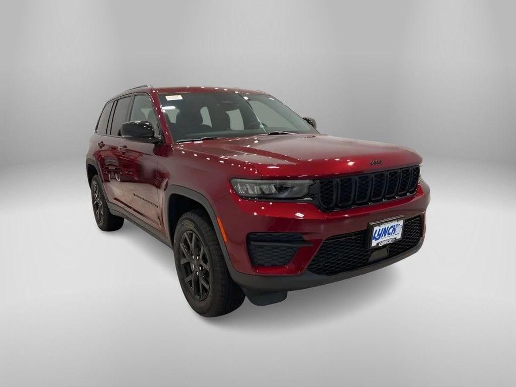 new 2025 Jeep Grand Cherokee car, priced at $45,997