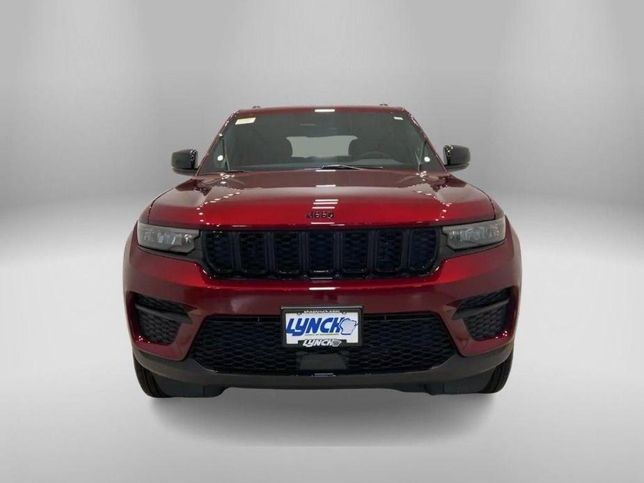 new 2025 Jeep Grand Cherokee car, priced at $45,997