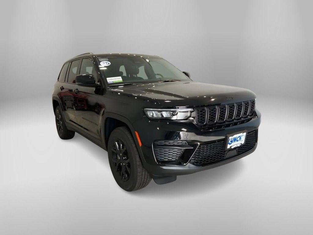 new 2025 Jeep Grand Cherokee car, priced at $45,797