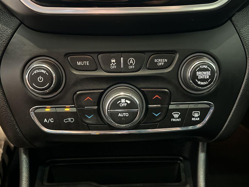 used 2022 Jeep Cherokee car, priced at $24,999