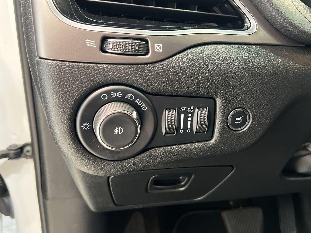 used 2022 Jeep Cherokee car, priced at $24,999
