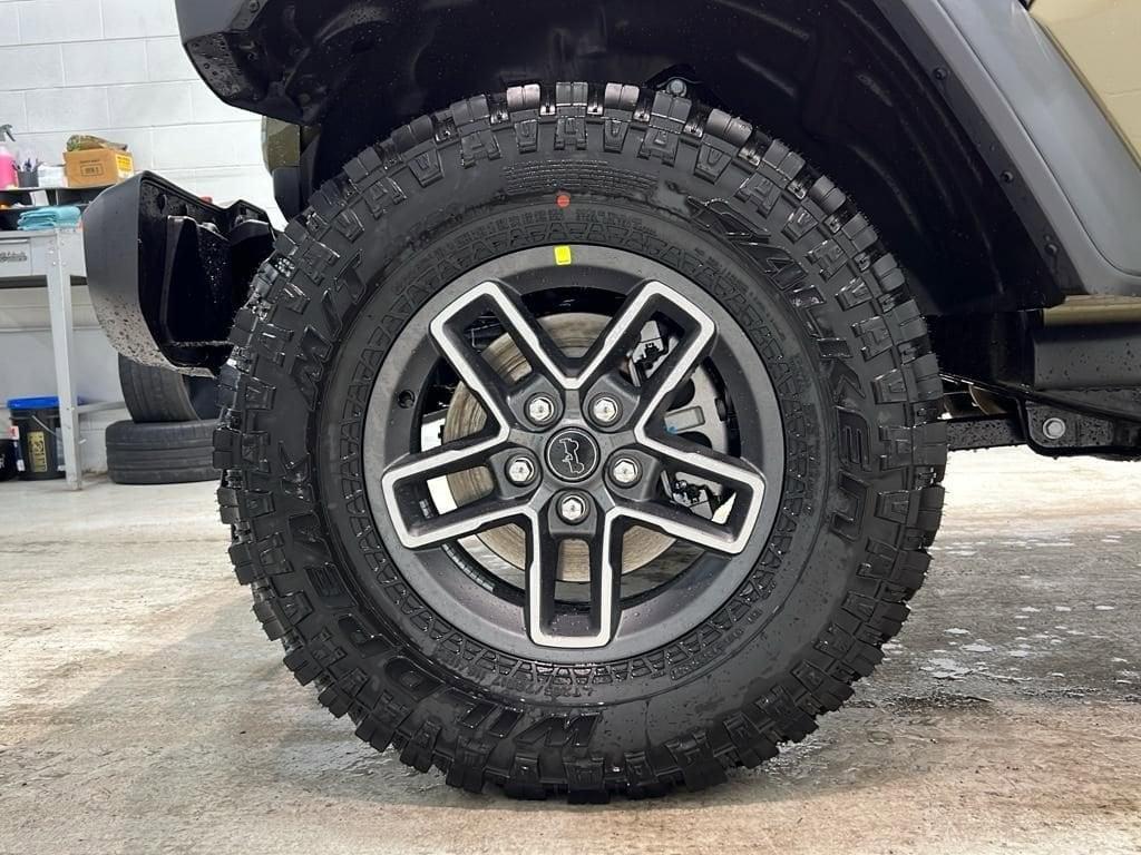 new 2025 Jeep Gladiator car, priced at $52,990