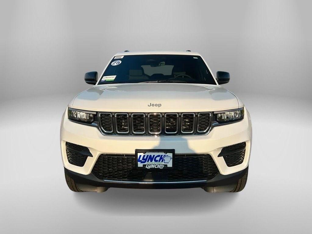 new 2025 Jeep Grand Cherokee car, priced at $38,830
