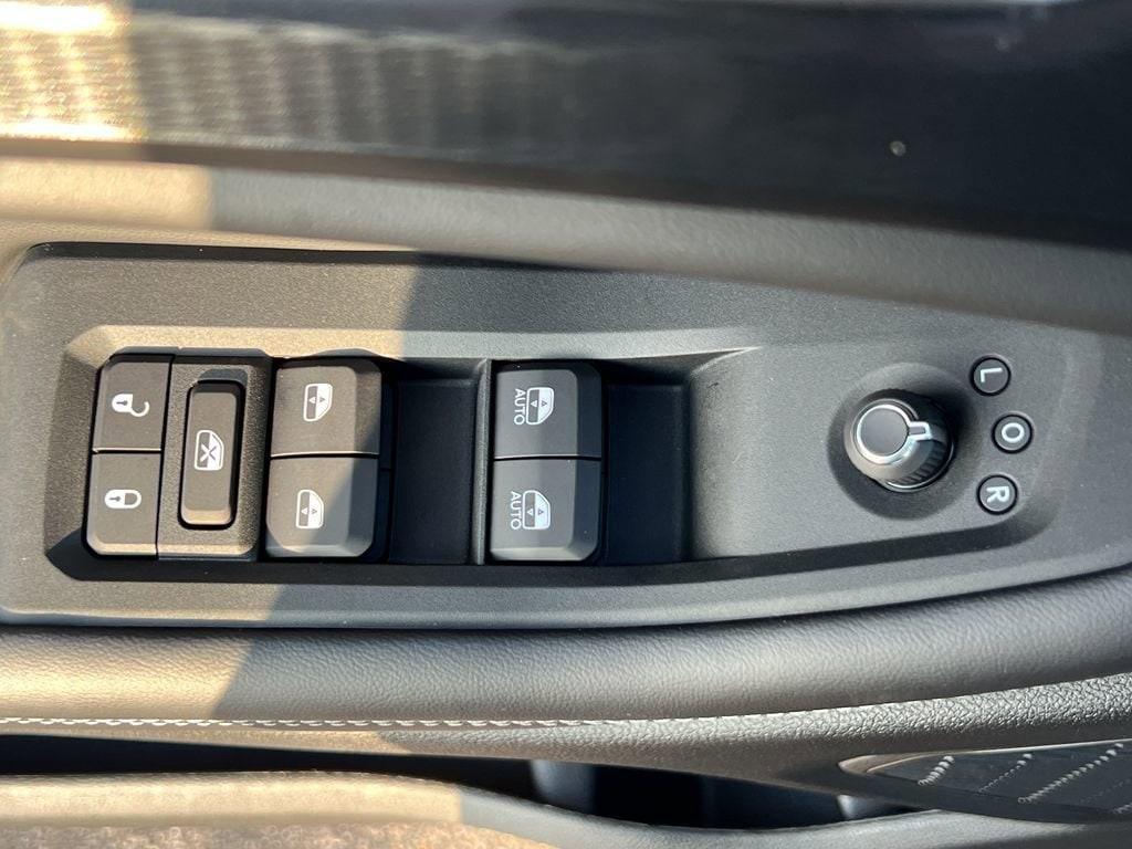 new 2025 Jeep Grand Cherokee car, priced at $38,830