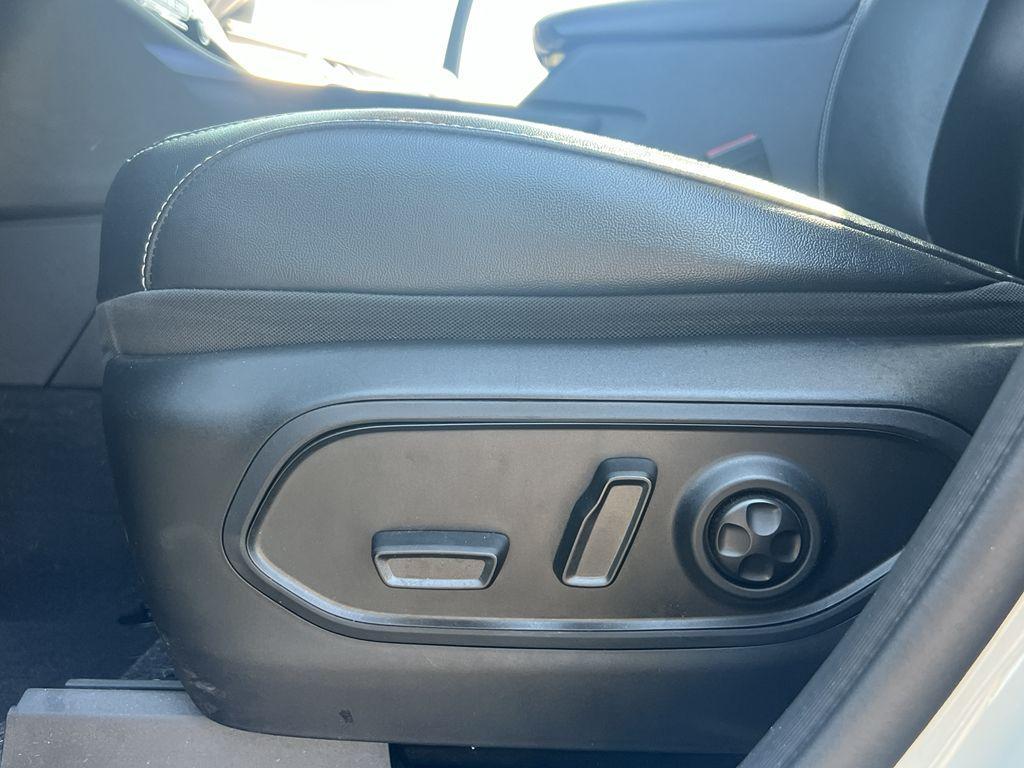 used 2022 Jeep Grand Cherokee L car, priced at $33,989