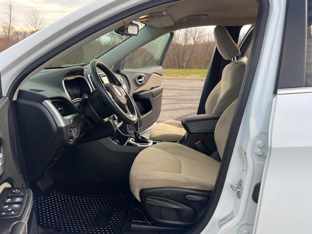 used 2015 Jeep Cherokee car, priced at $11,985