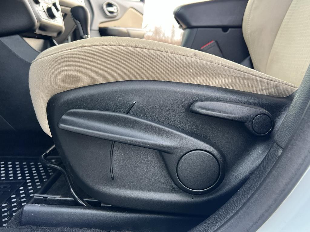 used 2015 Jeep Cherokee car, priced at $11,985