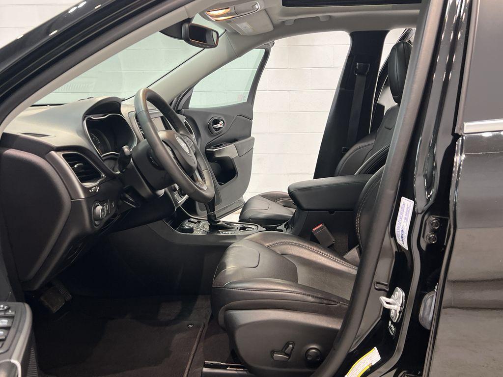 used 2022 Jeep Cherokee car, priced at $23,999