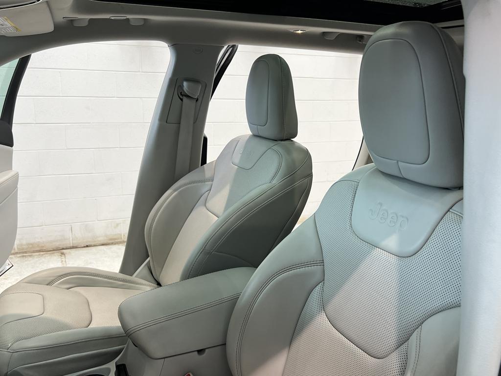 used 2019 Jeep Cherokee car, priced at $18,995