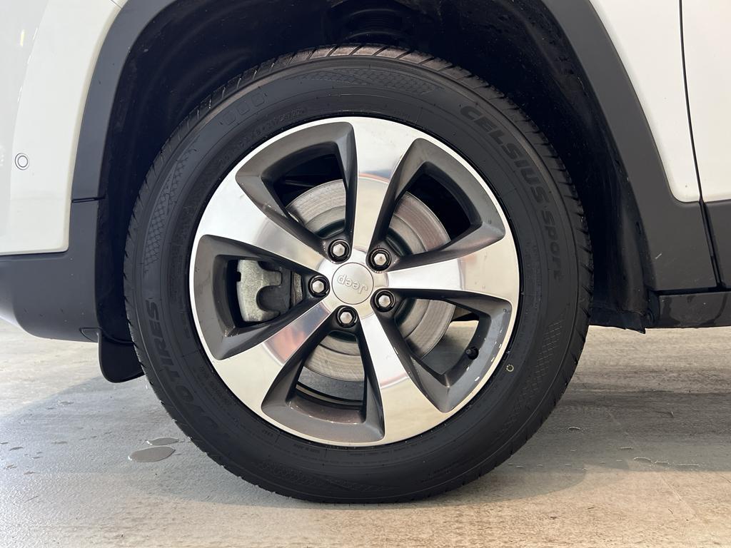 used 2019 Jeep Cherokee car, priced at $18,995