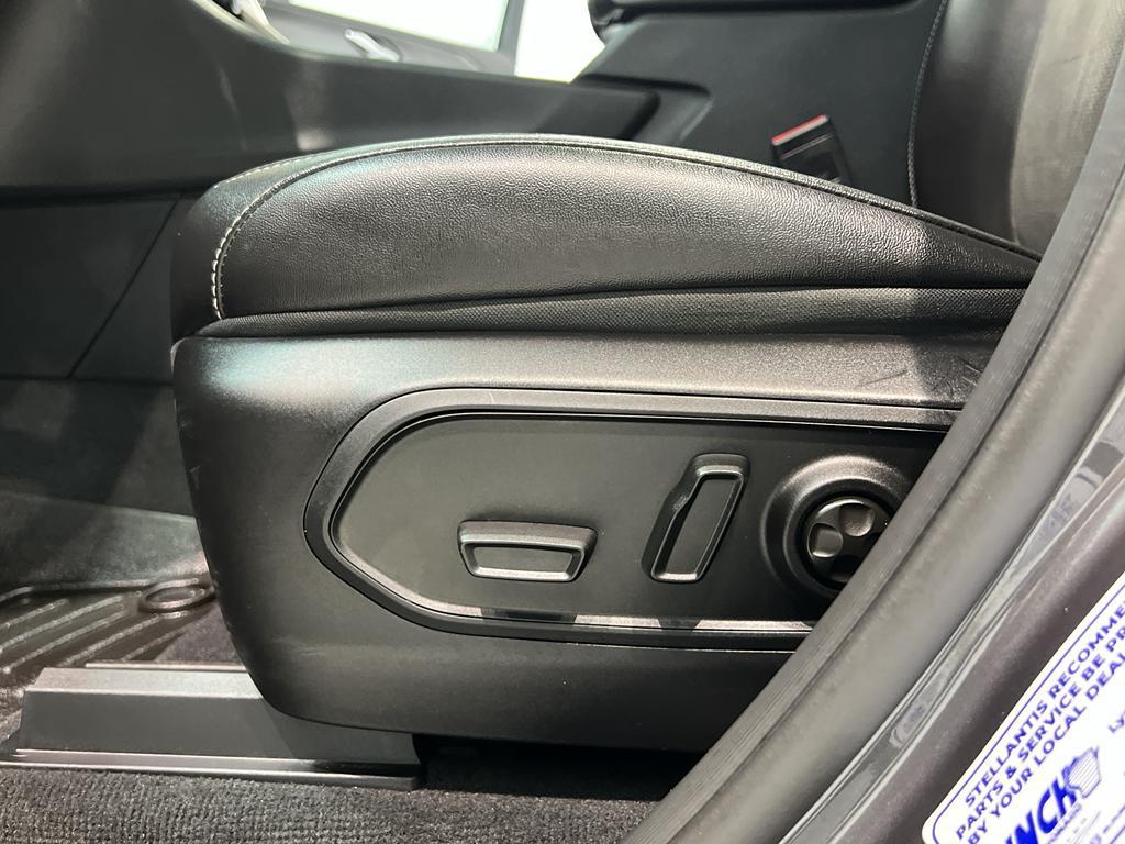 used 2023 Jeep Grand Cherokee car, priced at $39,799