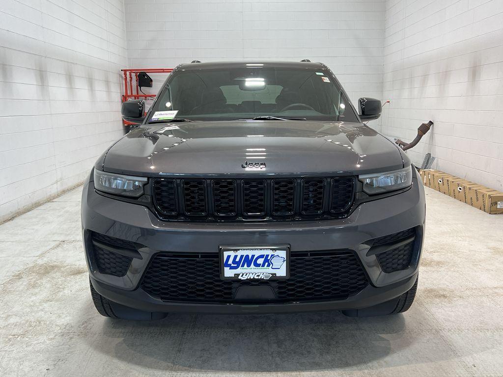 used 2023 Jeep Grand Cherokee car, priced at $39,899