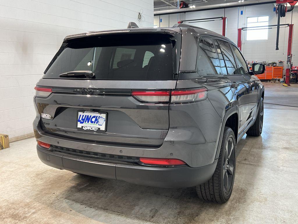 used 2023 Jeep Grand Cherokee car, priced at $39,899