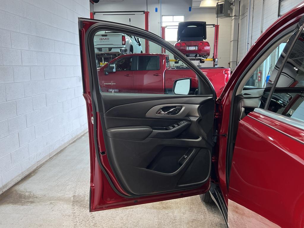 used 2018 Chevrolet Traverse car, priced at $17,995
