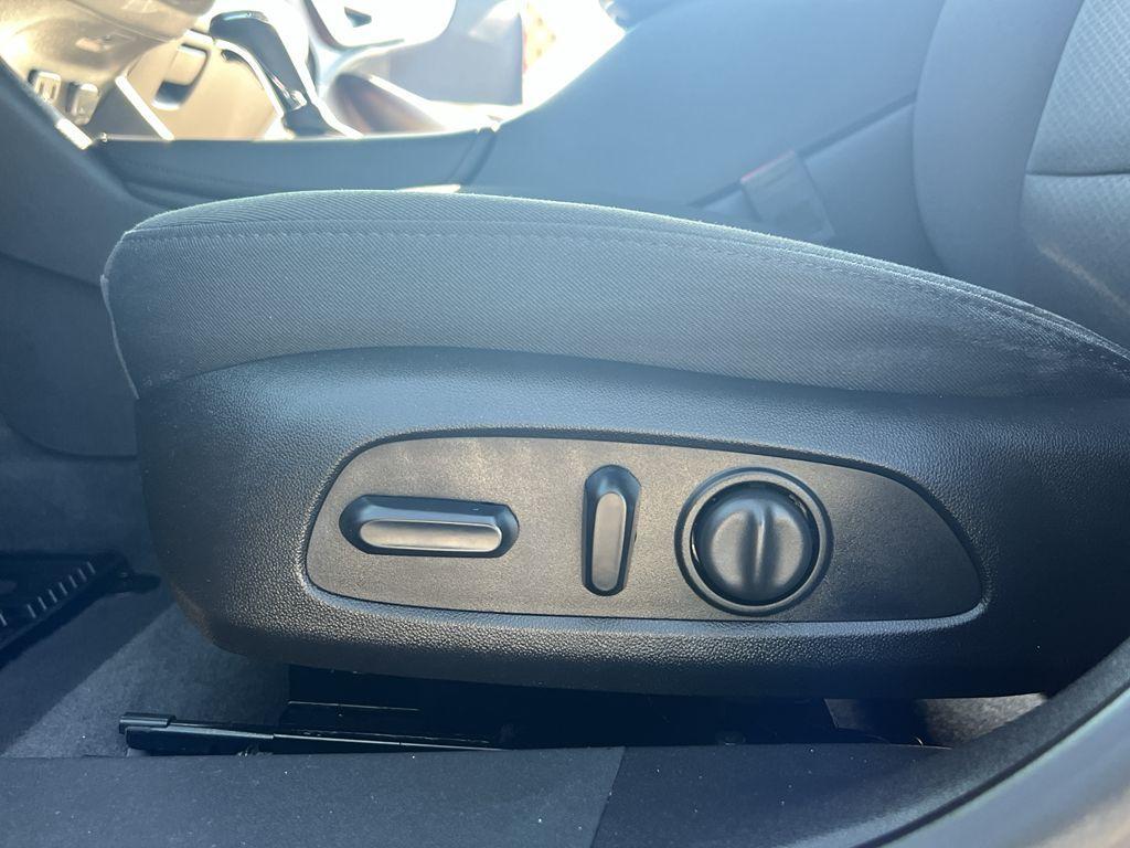 used 2016 Chevrolet Malibu car, priced at $11,295