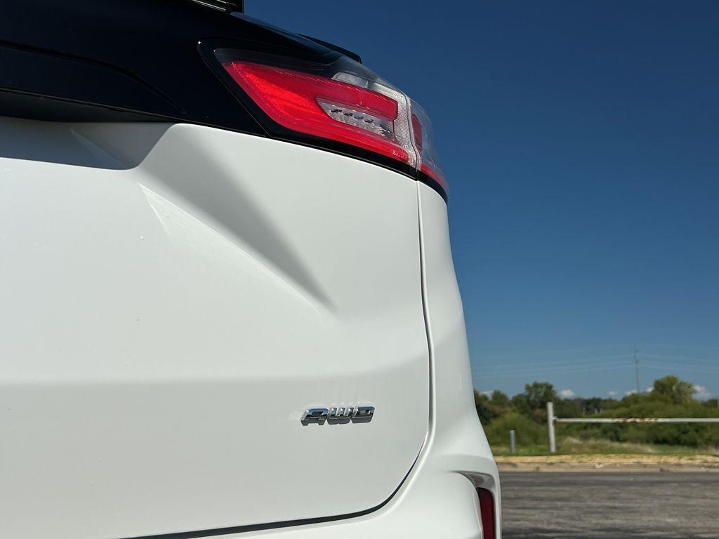 used 2024 Ford Edge car, priced at $25,990