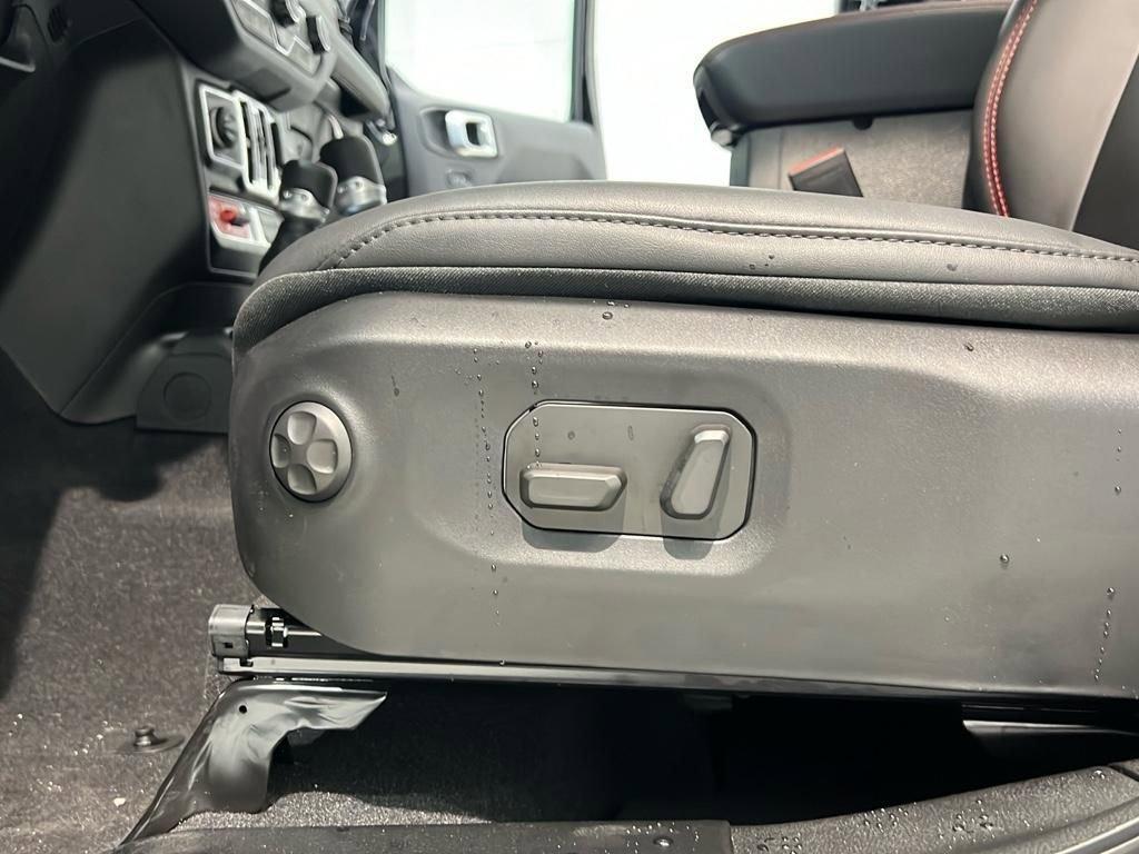 new 2025 Jeep Wrangler car, priced at $68,295