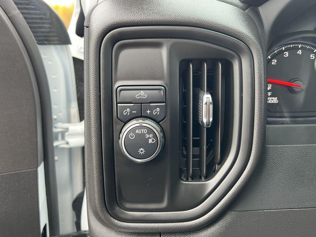 used 2024 Chevrolet Silverado 1500 car, priced at $29,995