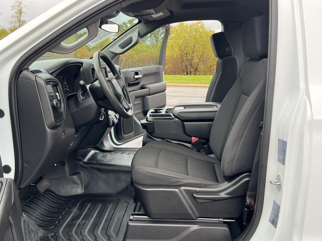 used 2024 Chevrolet Silverado 1500 car, priced at $29,995