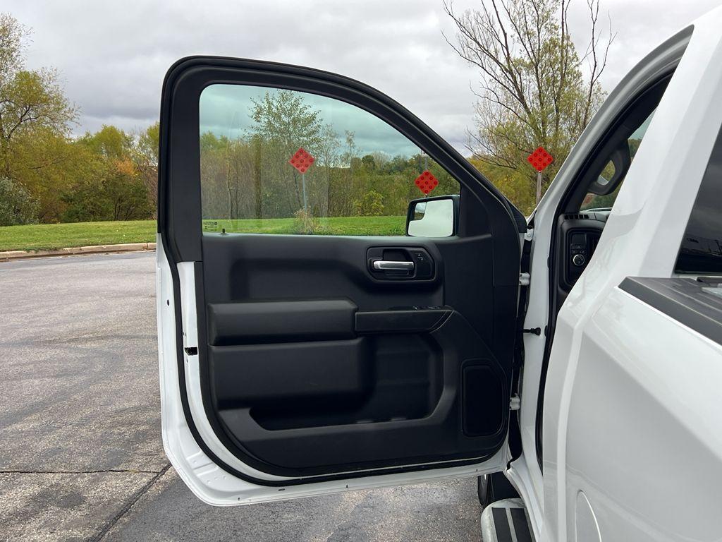 used 2024 Chevrolet Silverado 1500 car, priced at $29,995