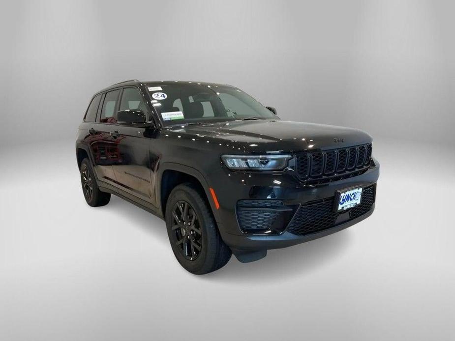 new 2024 Jeep Grand Cherokee car, priced at $42,595