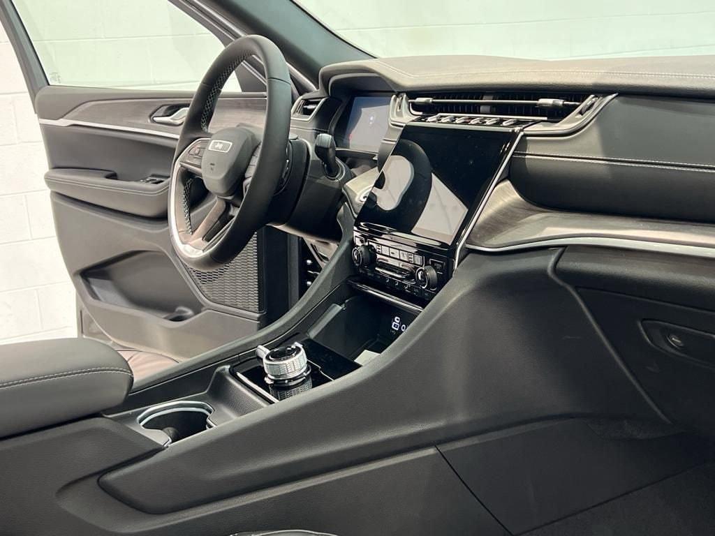 new 2025 Jeep Grand Cherokee L car, priced at $51,995