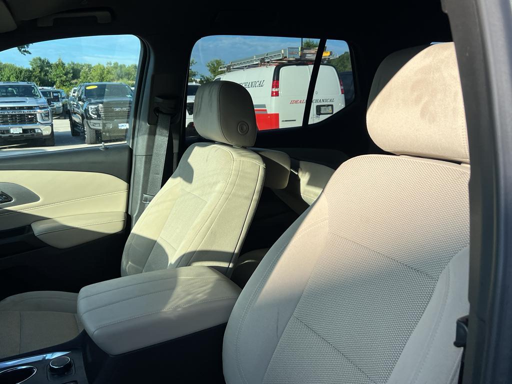 used 2023 Chevrolet Traverse car, priced at $32,595