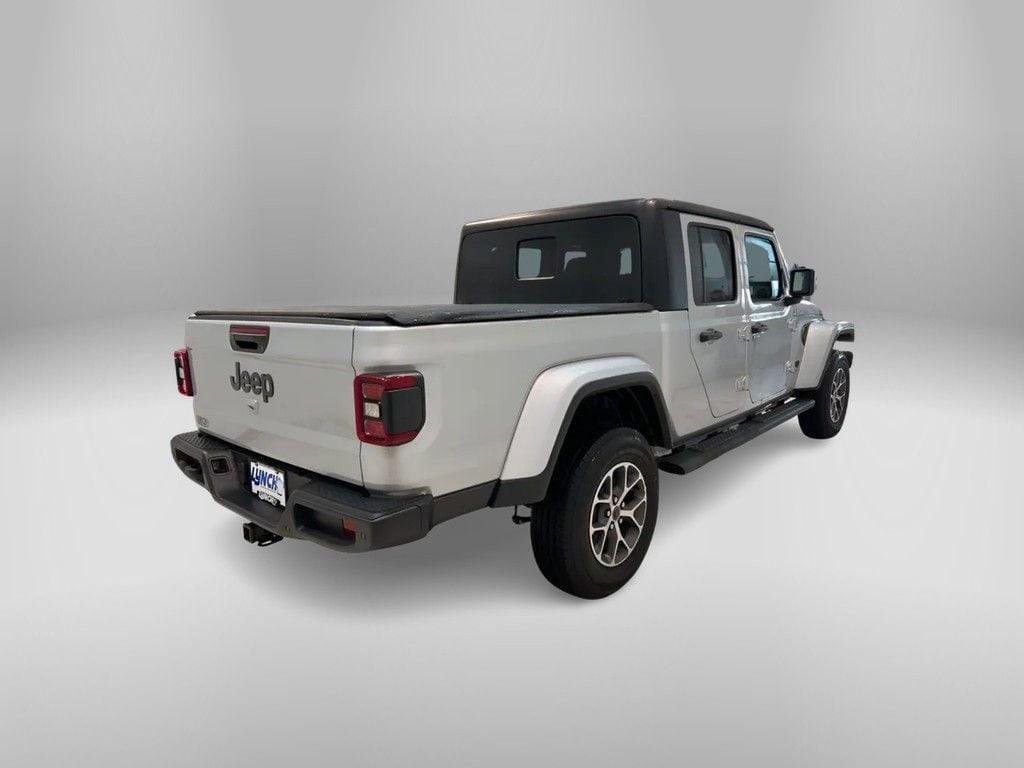 new 2024 Jeep Gladiator car, priced at $52,165