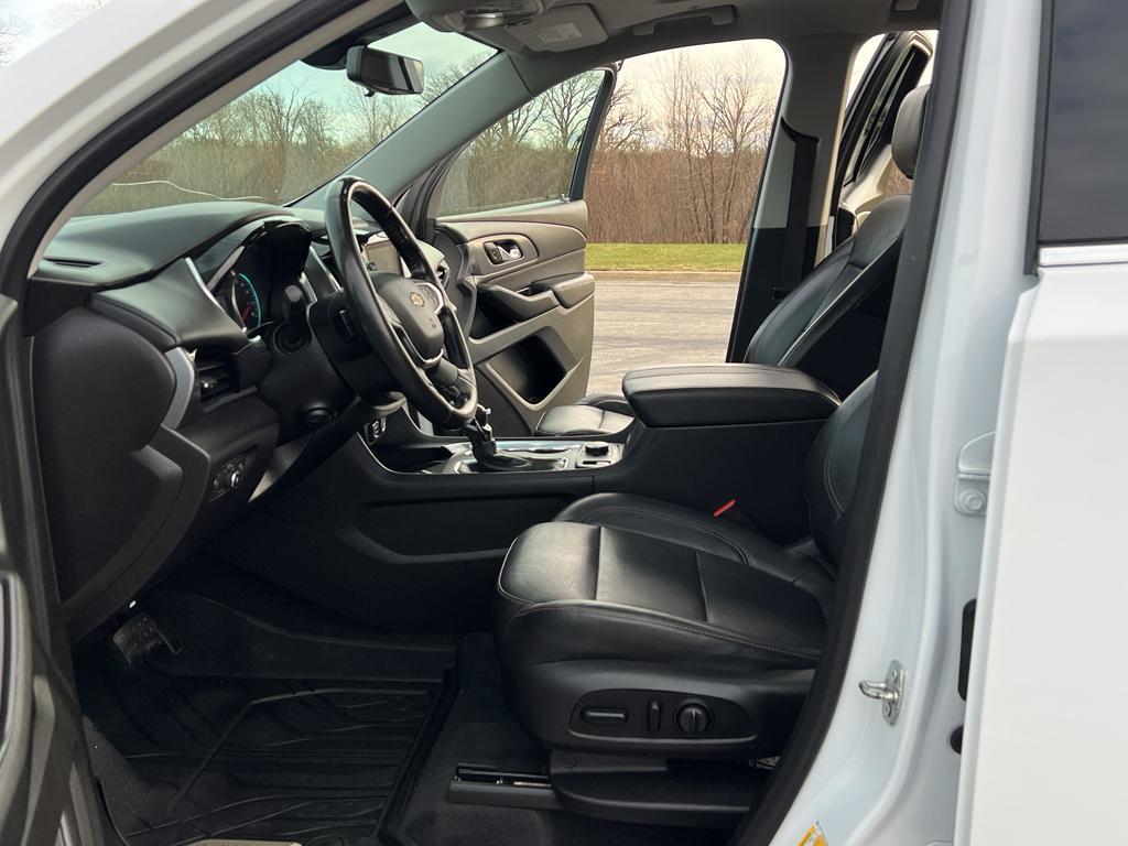 used 2021 Chevrolet Traverse car, priced at $25,495