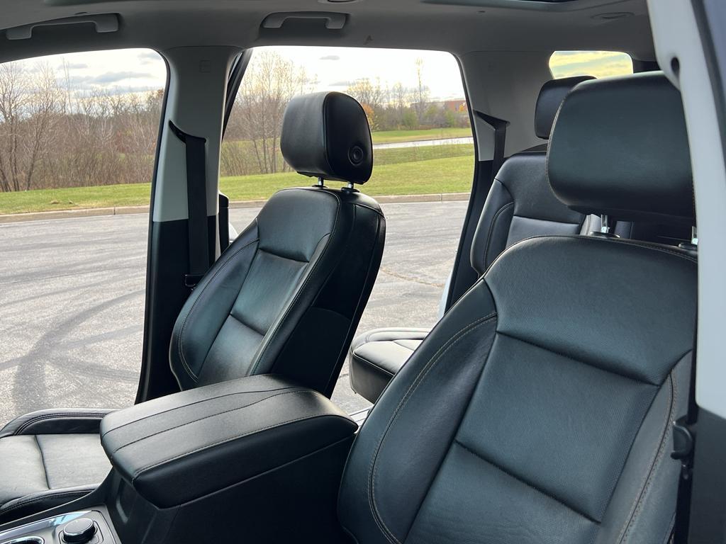 used 2021 Chevrolet Traverse car, priced at $25,495