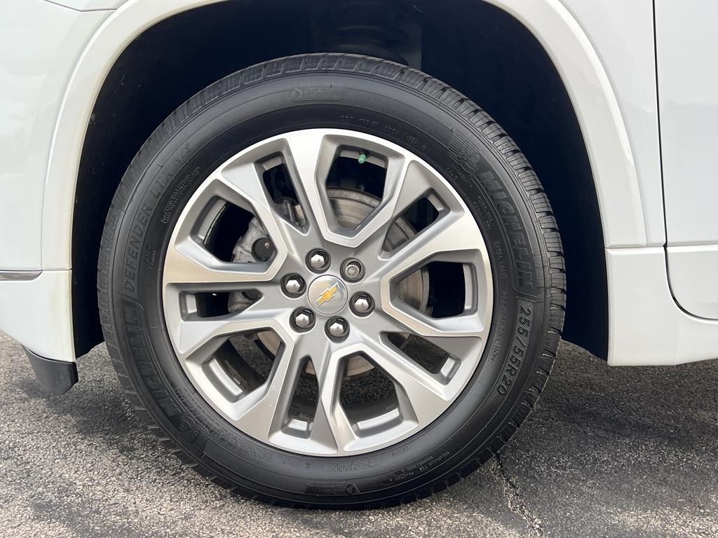 used 2021 Chevrolet Traverse car, priced at $25,495