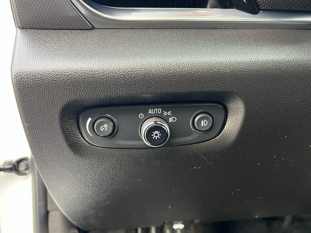 used 2021 Chevrolet Traverse car, priced at $25,495