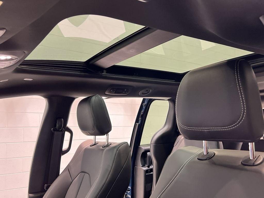 new 2025 Chrysler Pacifica car, priced at $46,438