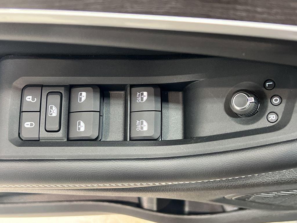 new 2025 Jeep Grand Cherokee L car, priced at $48,727