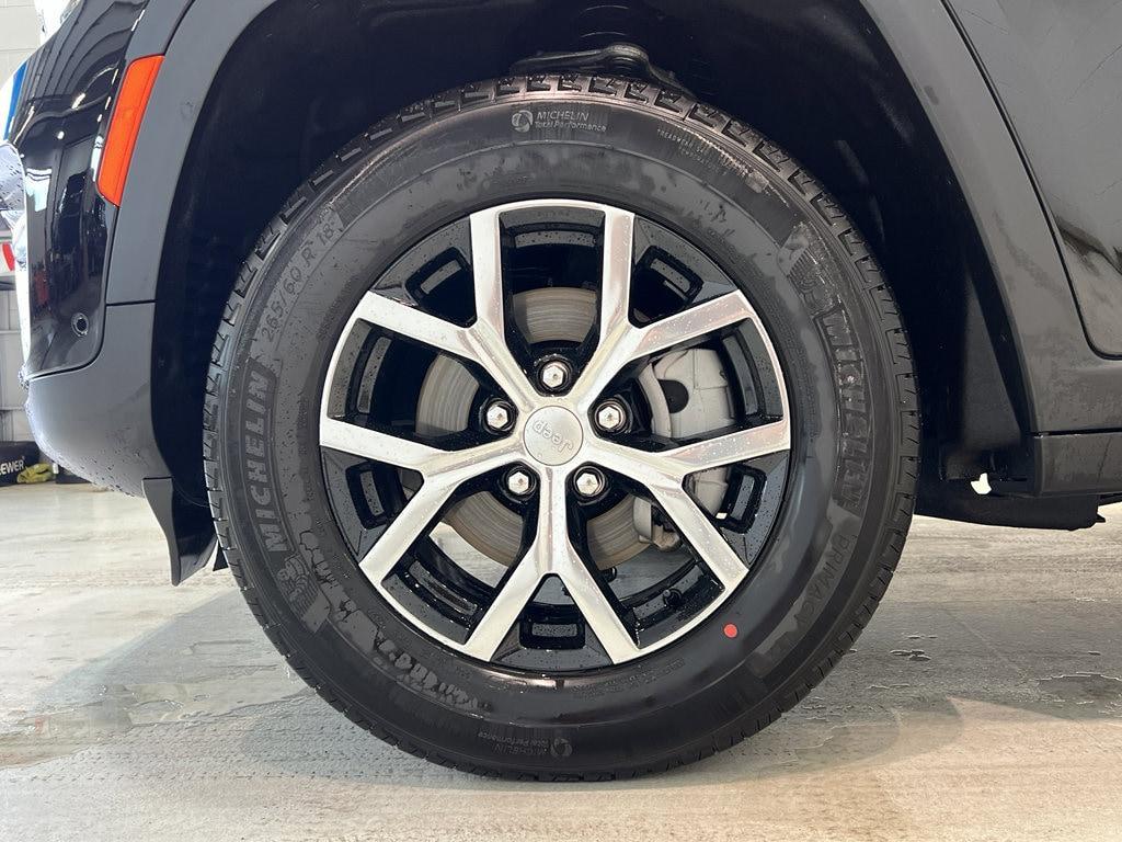 new 2025 Jeep Grand Cherokee car, priced at $49,895