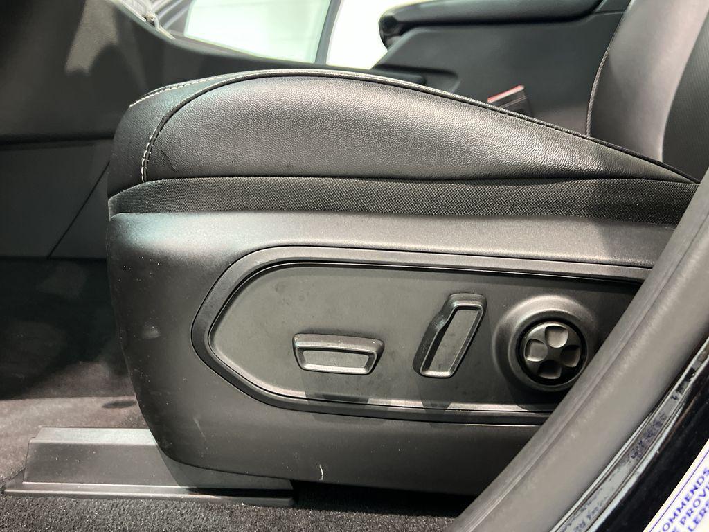 new 2025 Jeep Grand Cherokee car, priced at $49,895