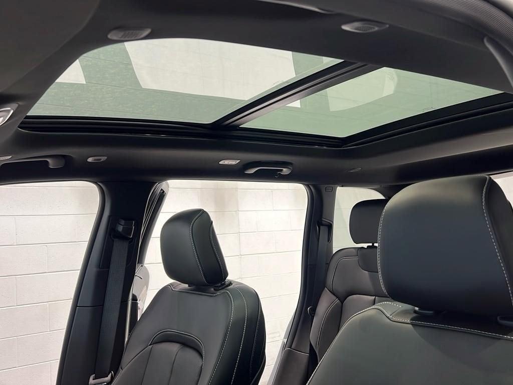 new 2025 Jeep Grand Cherokee car, priced at $50,106