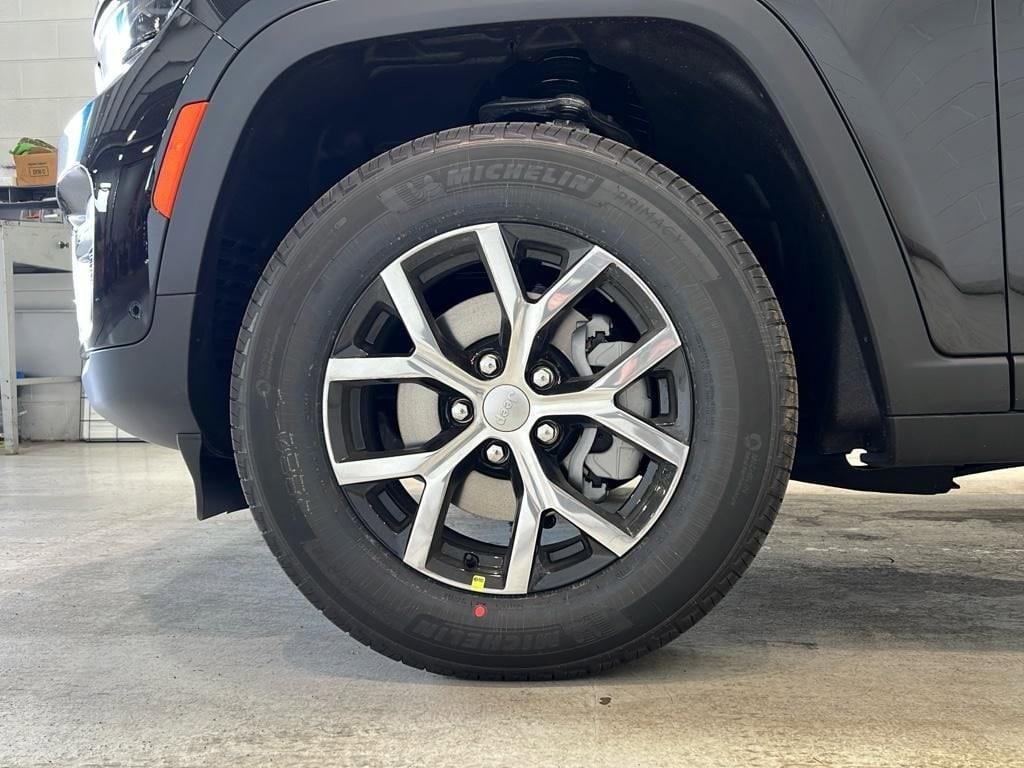 new 2025 Jeep Grand Cherokee car, priced at $50,106