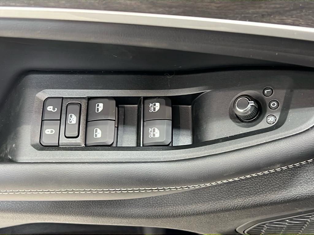 new 2025 Jeep Grand Cherokee car, priced at $50,106