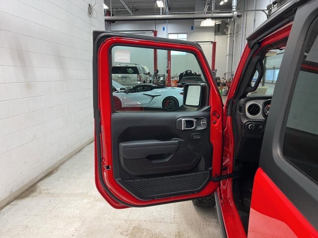 new 2025 Jeep Wrangler car, priced at $44,295
