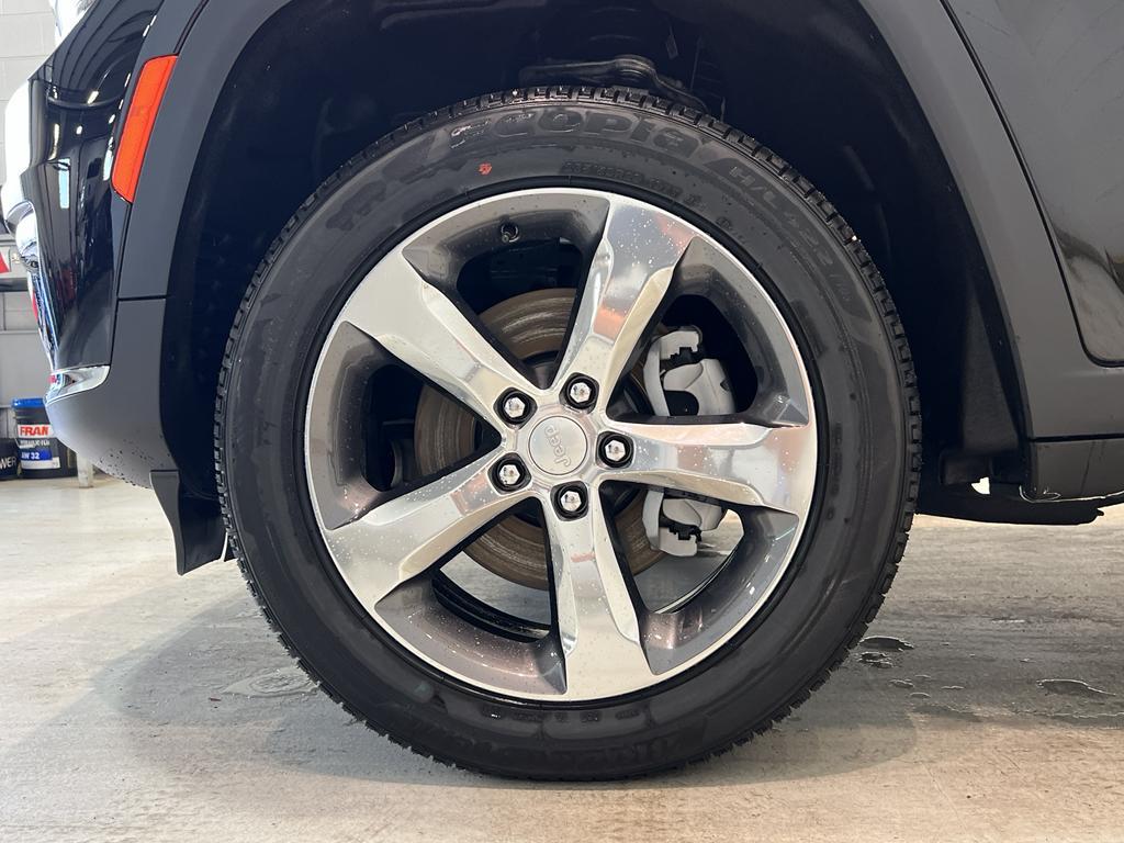 new 2025 Jeep Grand Cherokee L car, priced at $51,895