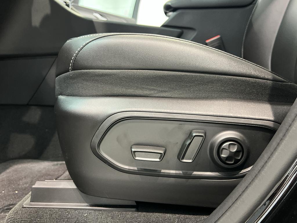new 2025 Jeep Grand Cherokee L car, priced at $51,895