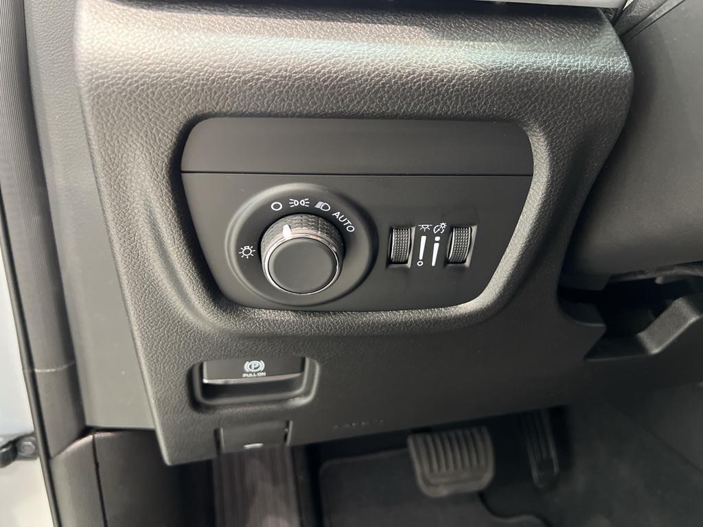 used 2024 Jeep Grand Cherokee car, priced at $42,799
