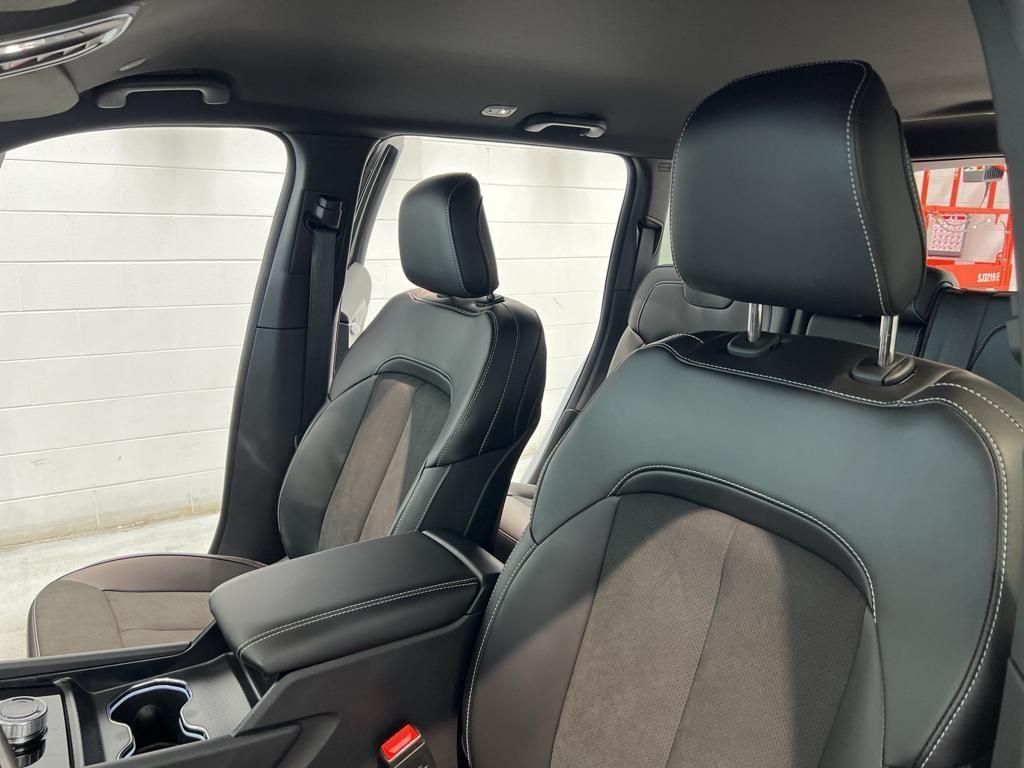 used 2024 Jeep Grand Cherokee car, priced at $42,799